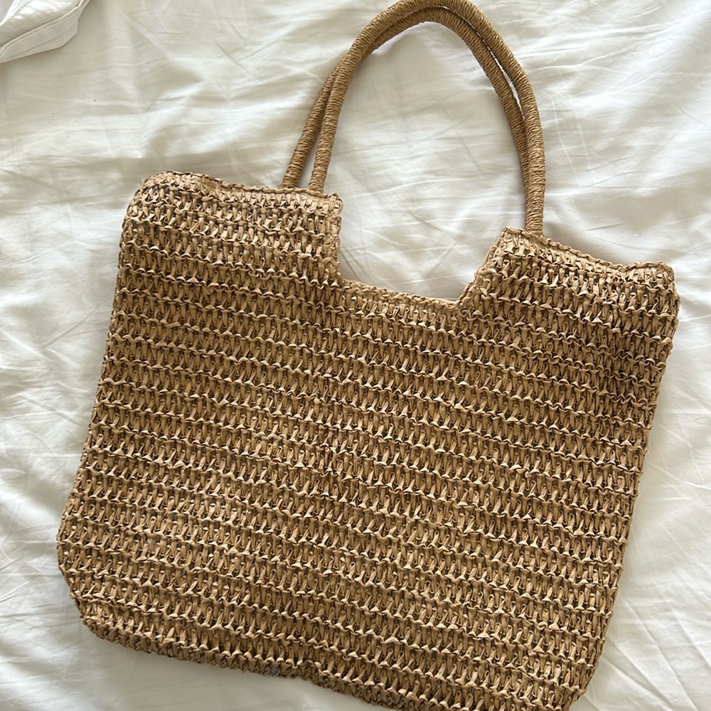 Cupcakes and Cashmere Paper Straw/Raffia Handbag